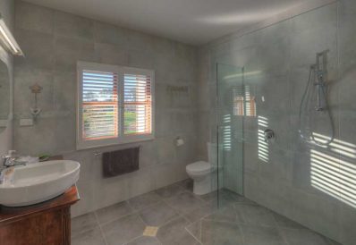 MONTANA Luxury Guest Room, Maleny